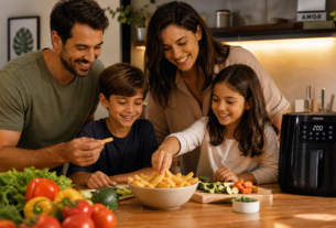 Imagem Destacada | Melhores Airfryer 2026 - Família feliz preparando refeição saudável | | Mondial Air Fryer Grand Family AFN-50-BI | Melhores Airfryer 2026 Mondial Grand Family AFN-50-BI | | Philips Walita Série 1000 XL NA130 | Melhores Airfryer 2026 Philips Walita Série 1000 XL NA130 | | Electrolux Efficient Rita Lobo EAF20 | Melhores Airfryer 2026 Electrolux Efficient Rita Lobo EAF20 | | Oster Digital 3,3L CKSTAF32 | Melhores Airfryer 2026 Oster Digital 3,3L CKSTAF32 | | Philco Oven 12L PFR2200 | Melhores Airfryer 2026 Philco Oven 12L PFR2200 | | Britânia BFR50 5,5L | Melhores Airfryer 2026 Britânia BFR50 5,5L | | WAP Family 4L | Melhores Airfryer 2026 WAP Family 4L | | Midea Liva 4L | Melhores Airfryer 2026 Midea Liva 4L | | Elgin Start Fry 3,5L | Melhores Airfryer 2026 Elgin Start Fry 3,5L | | Gaabor GA-E45A0 | Melhores Airfryer 2026 Gaabor GA-E45A0 | | Arno Ultra 4,2L | Melhores Airfryer 2026 Arno Ultra 4,2L |